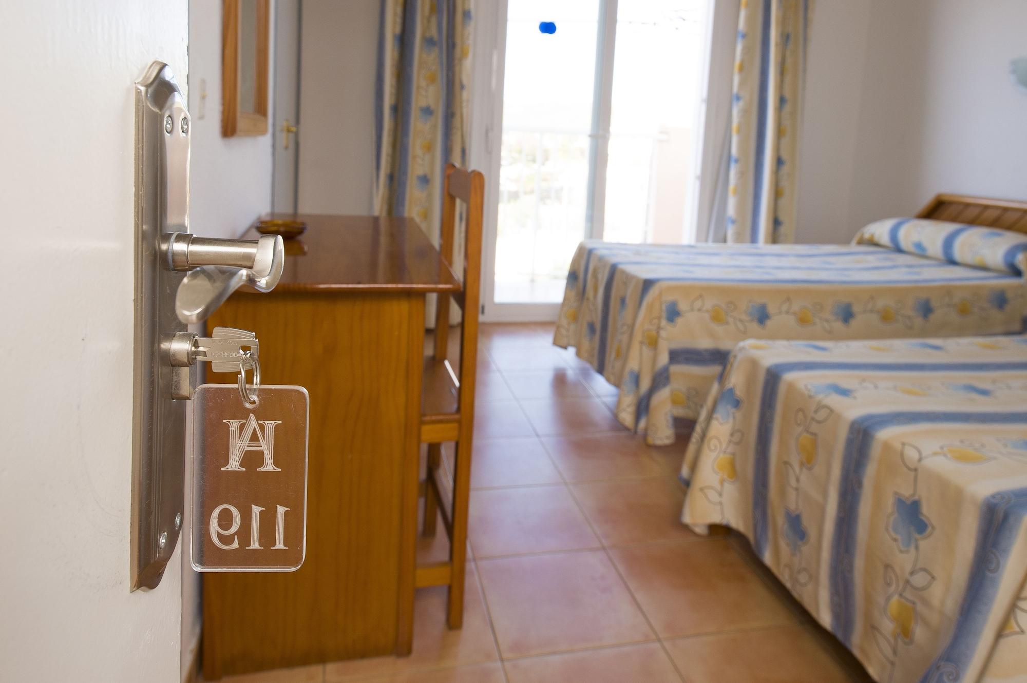 Hostal Anibal - Ab Group San Antonio  Luaran gambar