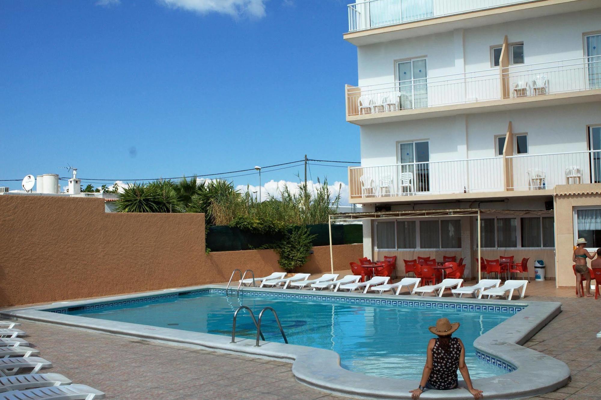 Hostal Anibal - Ab Group San Antonio  Luaran gambar